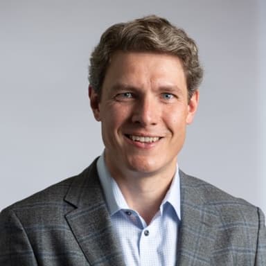 Michael Vipond